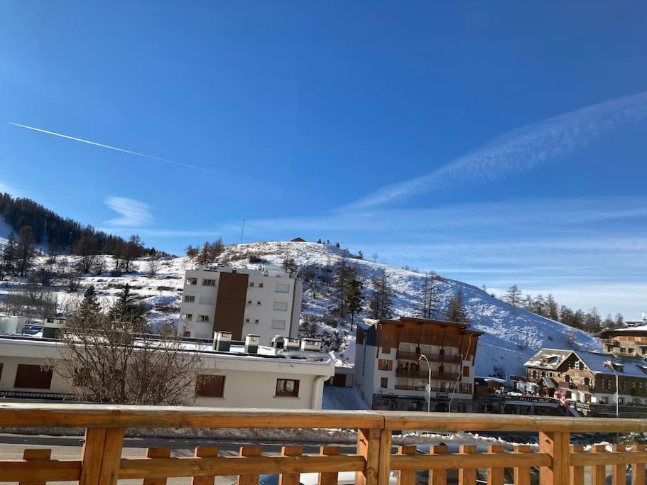 Superbe Appartement Avec Piscine Et Garage Péone Exteriör bild